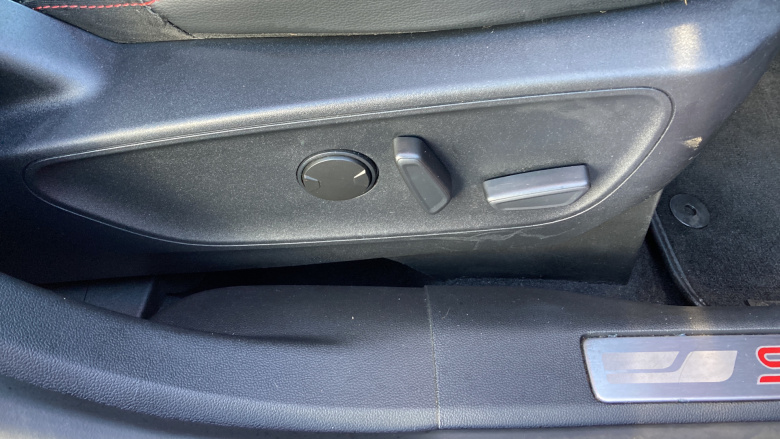 Ford Kuga 2.0 EcoBlue mHEV ST-Line Edition 5dr Diesel Estate